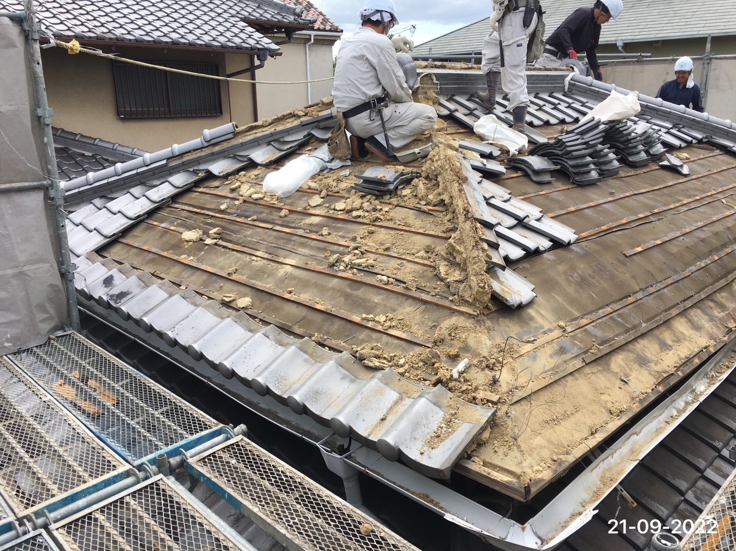屋根工事（垂木折れ部入れ替えから葺き直し）
