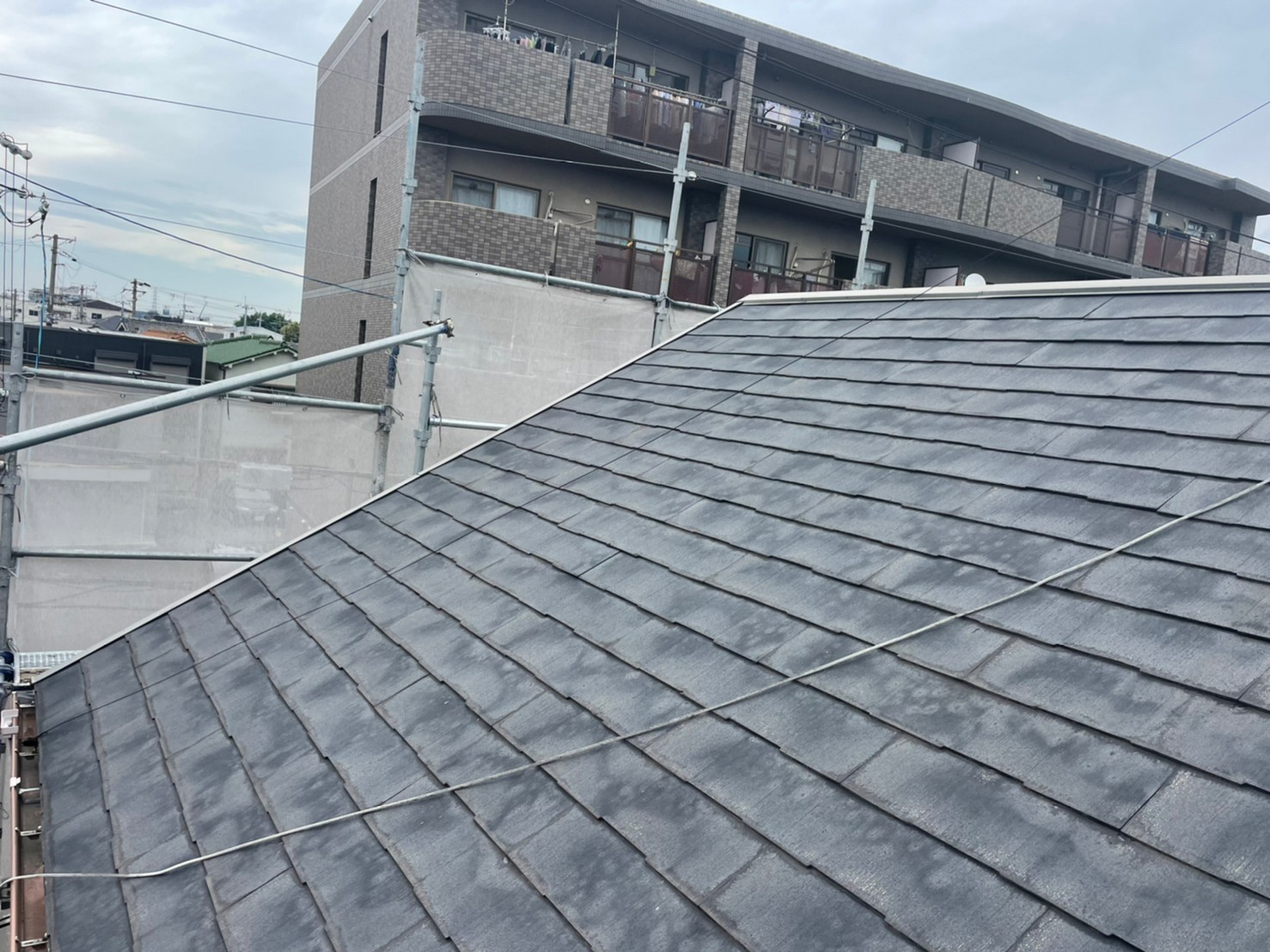 屋根工事（カラーベスト屋根にスーパーガルテクトでカバー工法）