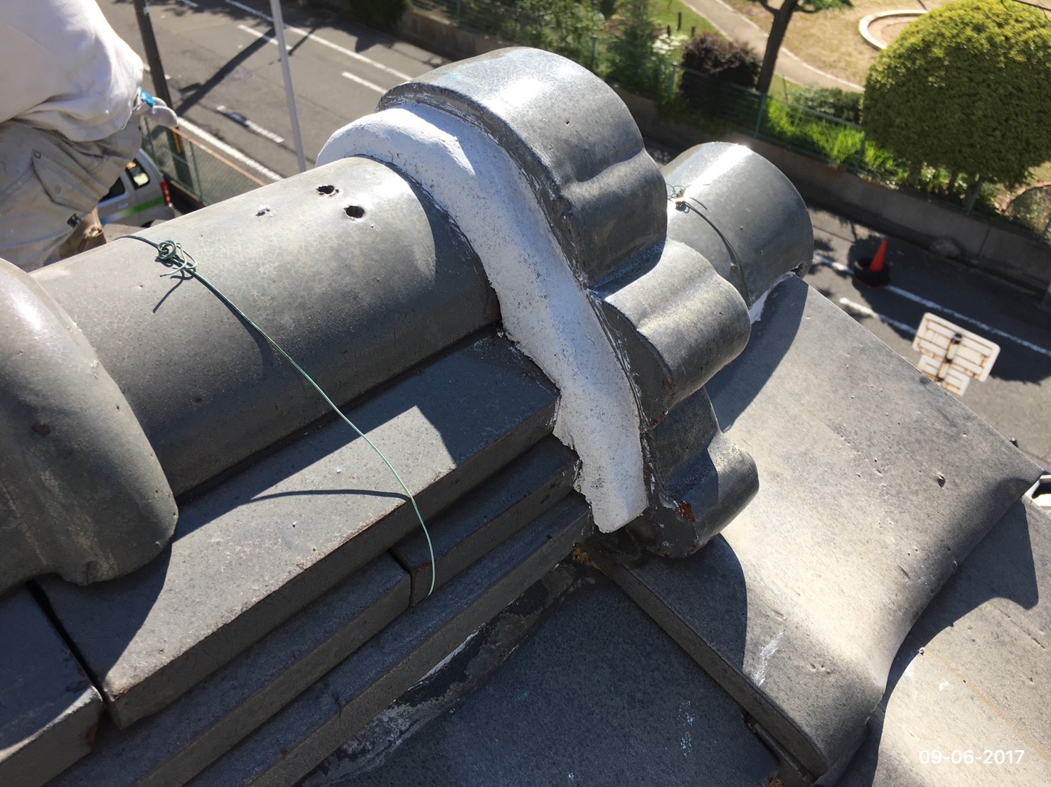 屋根工事・雨漏り修理(水平棟の面戸の漆喰工事など)