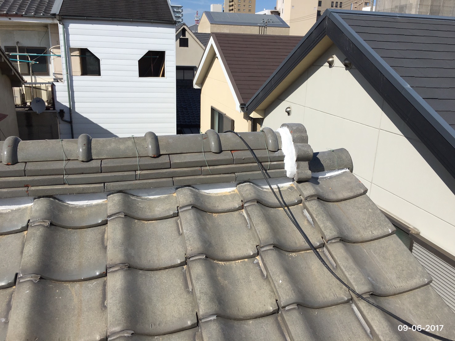 屋根工事・雨漏り修理(水平棟の面戸の漆喰工事など)