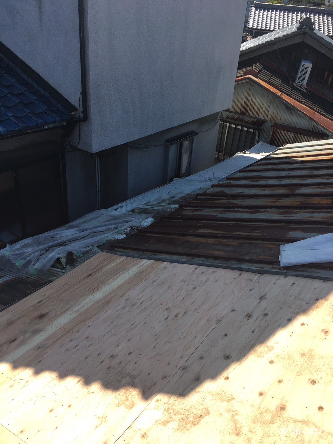 屋根工事(セメント瓦→カラーベストへ屋根葺き替え(カラーベスト混ぜ葺き))
